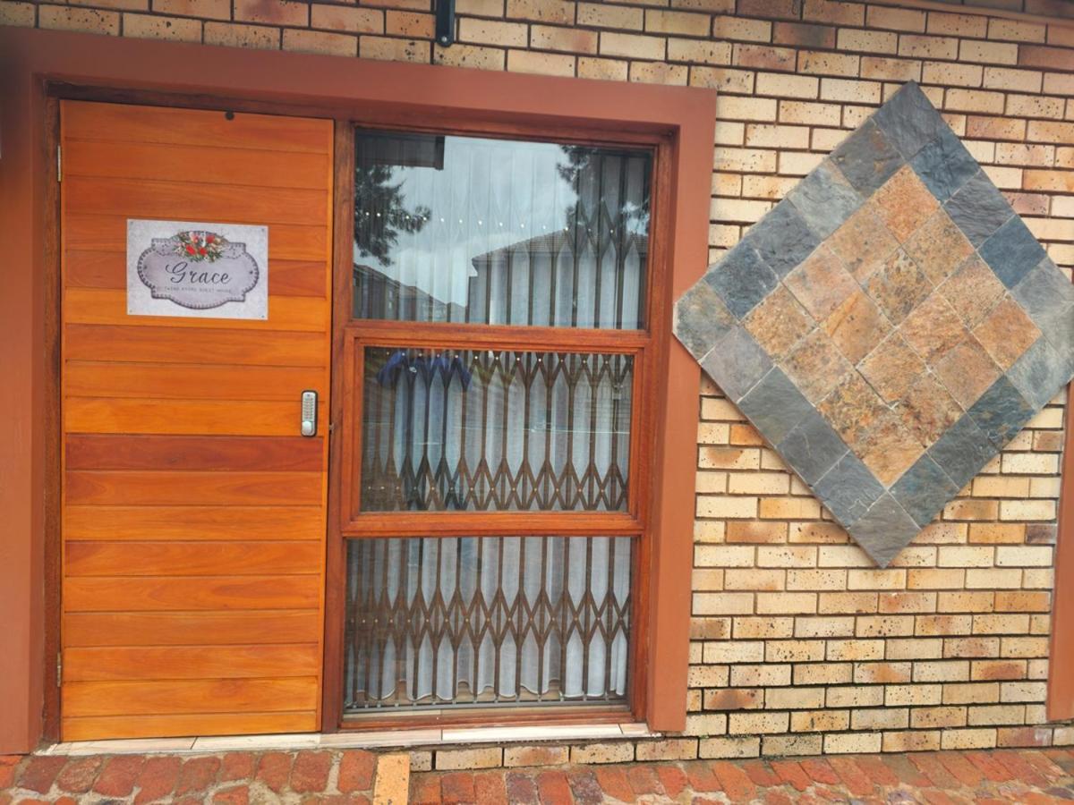 Twins Guest House Astoni Vanderbijlpark Esterno foto