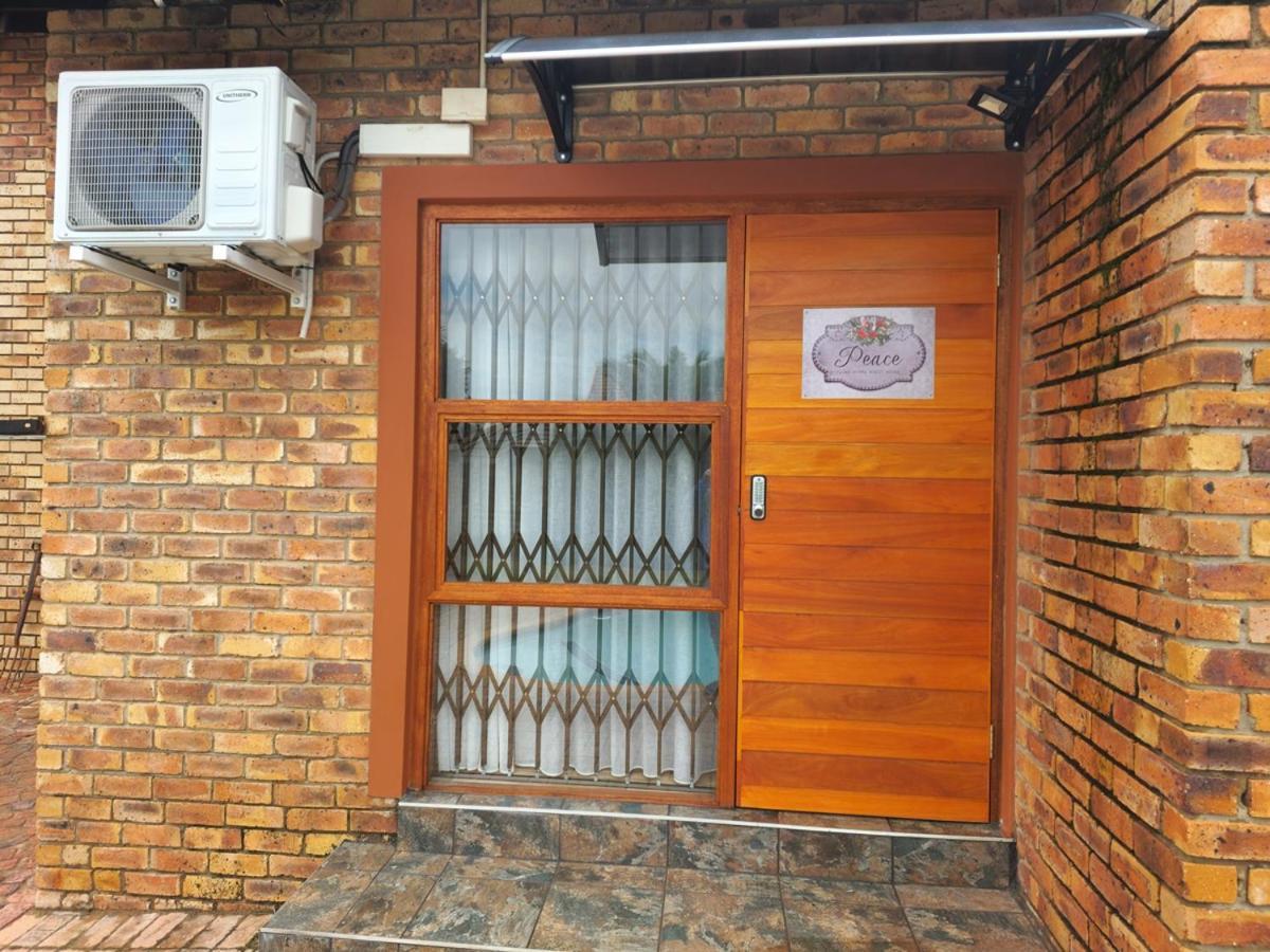 Twins Guest House Astoni Vanderbijlpark Esterno foto