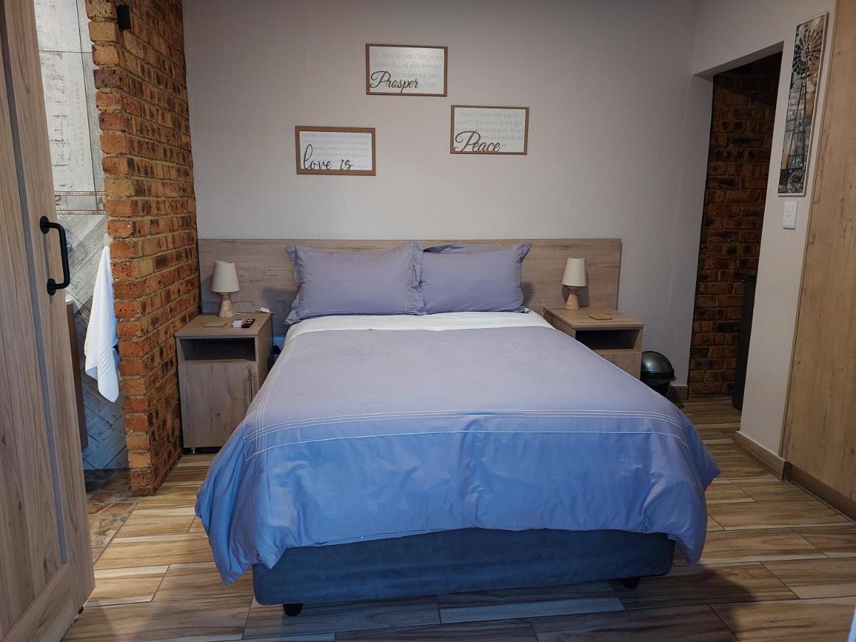 Twins Guest House Astoni Vanderbijlpark Camera foto