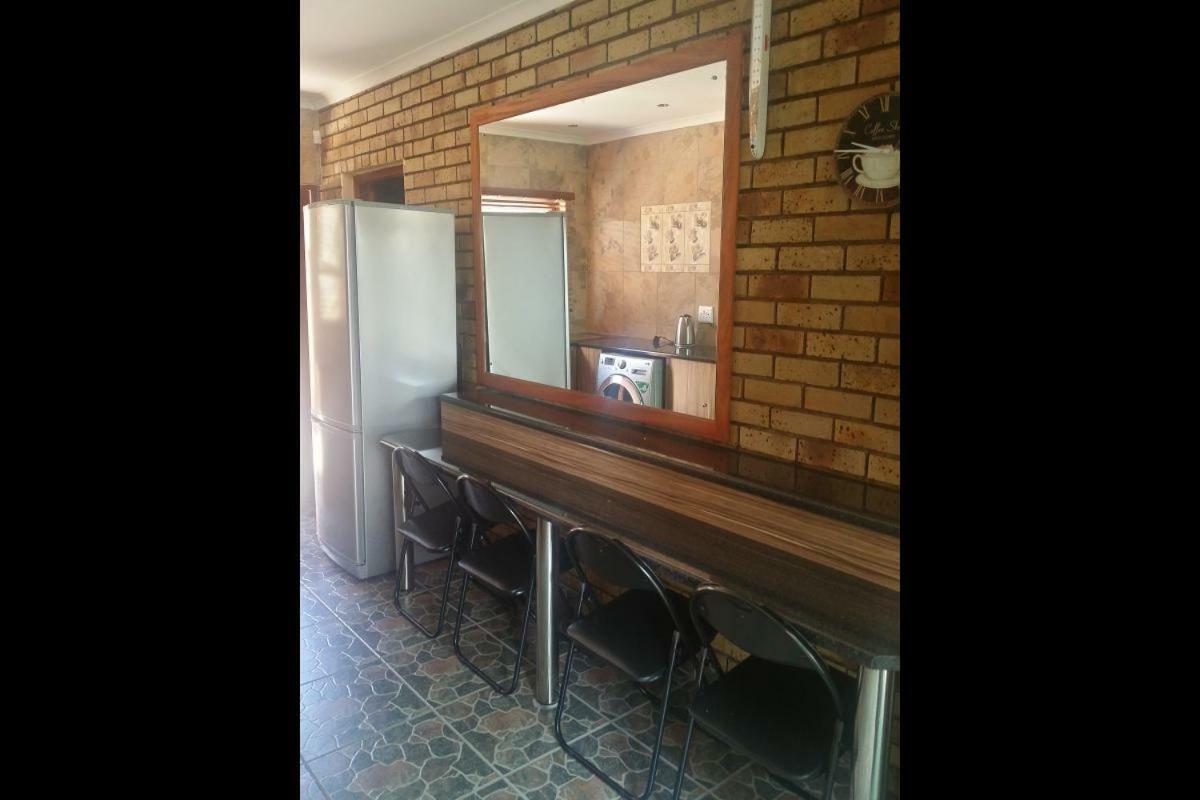 Twins Guest House Astoni Vanderbijlpark Esterno foto